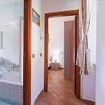 Bed & Breakfast La Corte And Restaurant - Free Parking - 10 Minutes To The And Centre Tavernerio