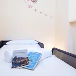 La Corte And Restaurant - Free Parking - 10 Minutes To The And Centre Bed & Breakfast
