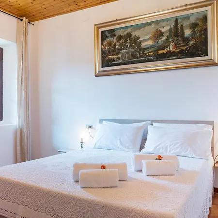 La Corte And Restaurant - Free Parking - 10 Minutes To The And Centre Bed & Breakfast Tavernerio