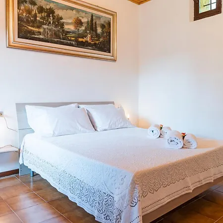 Bed & Breakfast La Corte And Restaurant - Free Parking - 10 Minutes To The And Centre Tavernerio