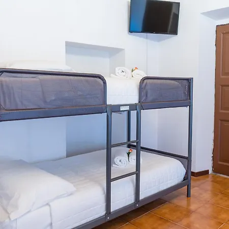 La Corte And Restaurant - Free Parking - 10 Minutes To The And Centre 4*