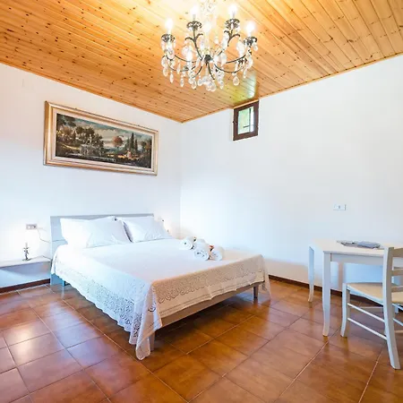 La Corte And Restaurant - Free Parking - 10 Minutes To The And Centre 4*