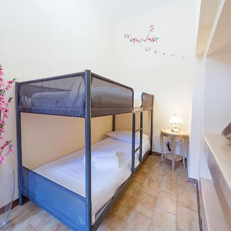 La Corte And Restaurant - Free Parking - 10 Minutes To The And Centre
