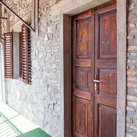 La Corte And Restaurant - Free Parking - 10 Minutes To The And Centre Bed & Breakfast 4*