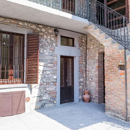 Bed & Breakfast B&B La Corte And Home Restaurant - Free Parking - 10 Minutes To The Lake And Centre Como