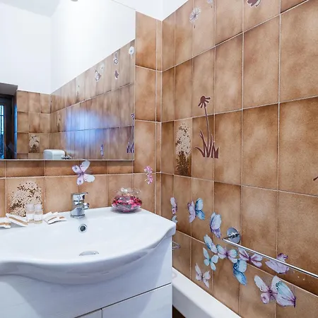 La Corte And Restaurant - Free Parking - 10 Minutes To The And Centre 4* Tavernerio