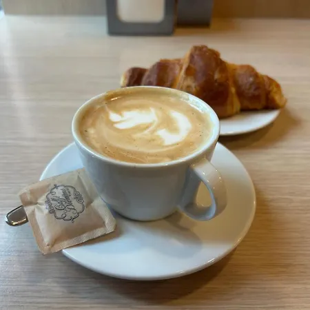 La Corte And Restaurant - Free Parking - 10 Minutes To The And Centre 4* Tavernerio