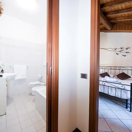 Bed & Breakfast La Corte And Restaurant - Free Parking - 10 Minutes To The And Centre