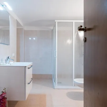 La Corte And Restaurant - Free Parking - 10 Minutes To The And Centre Tavernerio