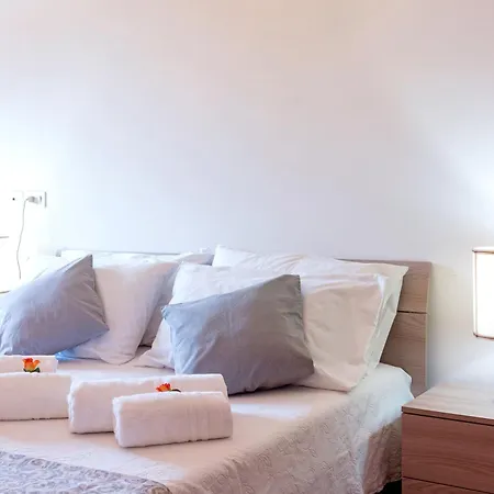 La Corte And Restaurant - Free Parking - 10 Minutes To The And Centre