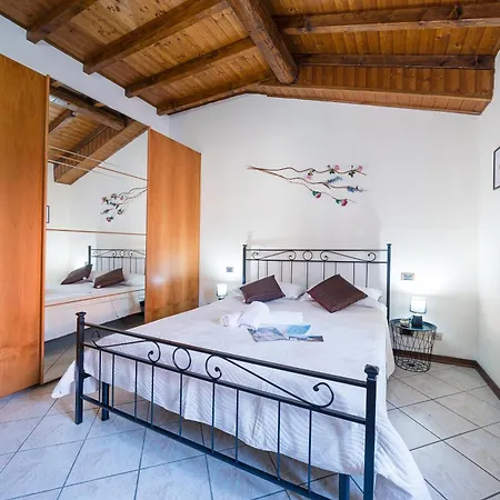 La Corte And Restaurant - Free Parking - 10 Minutes To The And Centre 4* Tavernerio