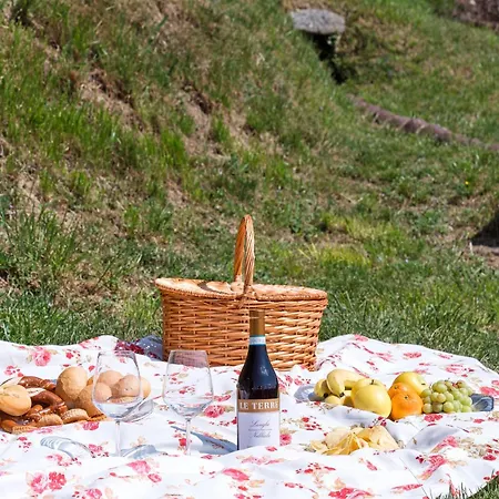 La Corte And Restaurant - Free Parking - 10 Minutes To The And Centre Couette-café