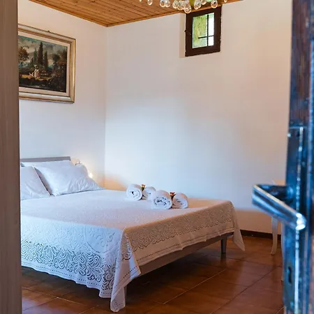 La Corte And Restaurant - Free Parking - 10 Minutes To The And Centre Couette-café Tavernerio