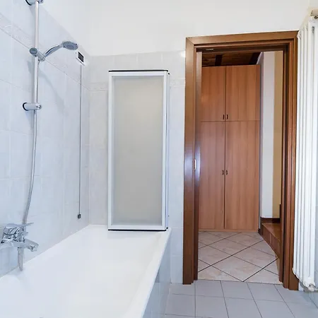 Couette-café La Corte And Restaurant - Free Parking - 10 Minutes To The And Centre