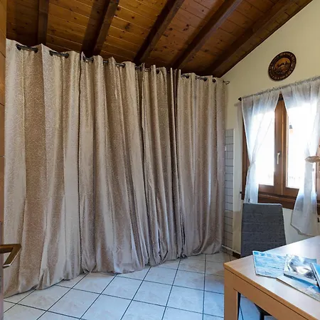 La Corte And Restaurant - Free Parking - 10 Minutes To The And Centre Couette-café Tavernerio